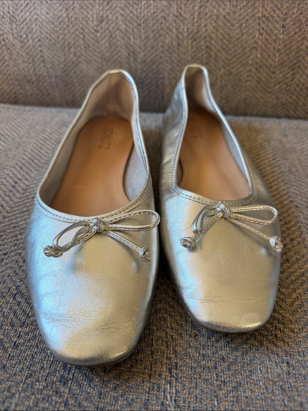 SCHUTZ ARISSA SILVER LEATHER BALLET FLAT SIZE: 9B - Picture 3 of 12